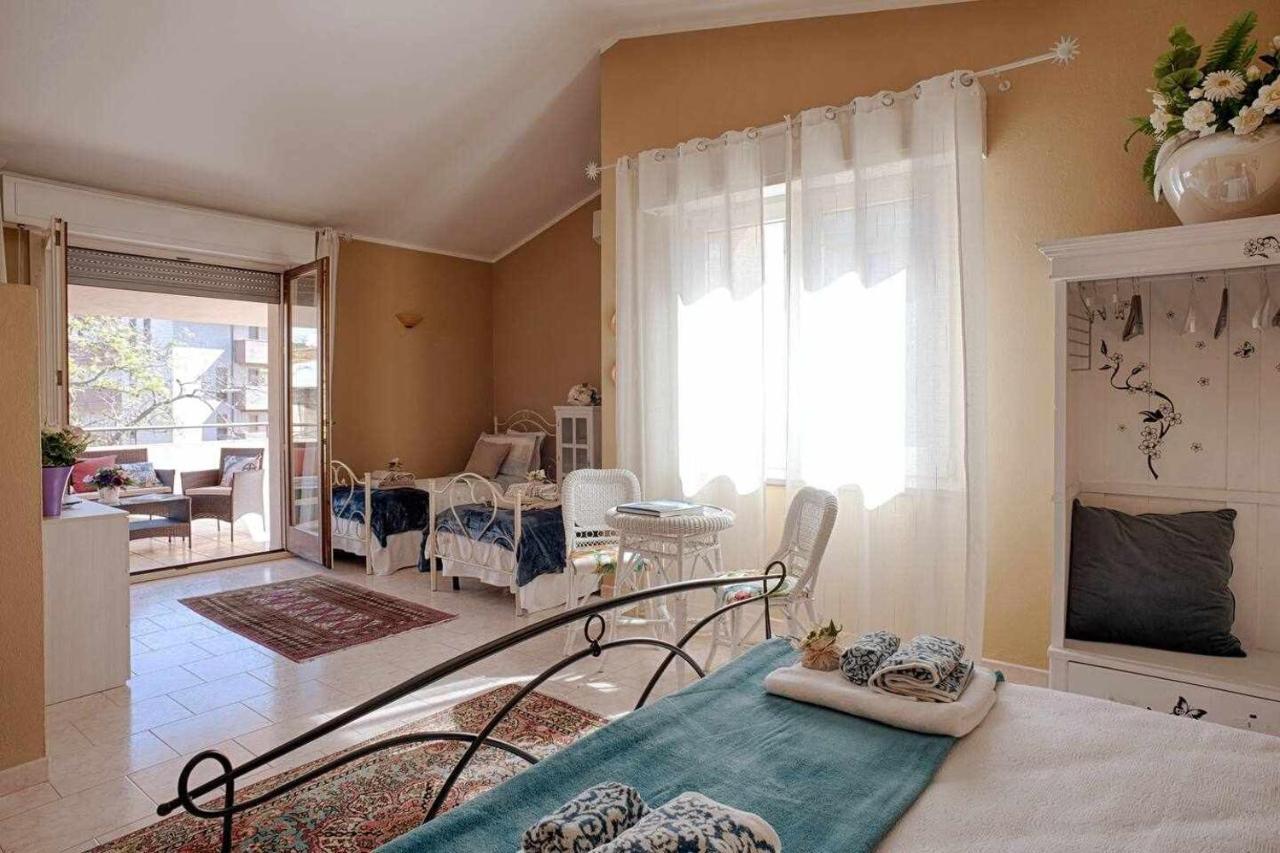 Elegante Villa Lu Centro Citta Con Parcheggio Cagliari Buitenkant foto